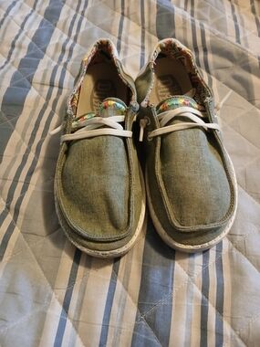 Girls Hey Dude Olive Green Canvas Slip-On Sneakers with Multicolor Trim Sz 2